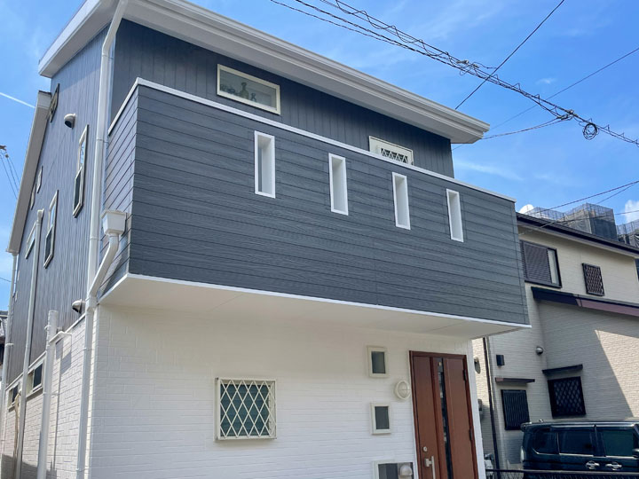 高槻市真上町　Ｓ様邸 1階をフローラルホワイト、2階をオフリラックスで塗り替え。屋根はエイジングブラウン