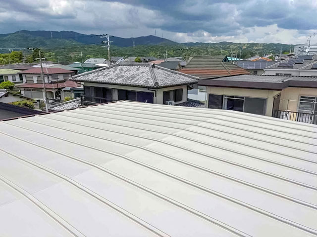 茨木市山手台　Ｏ様邸 屋根をさくらペイントオリジナル塗料「花咲-極-」のクレイで塗り替え