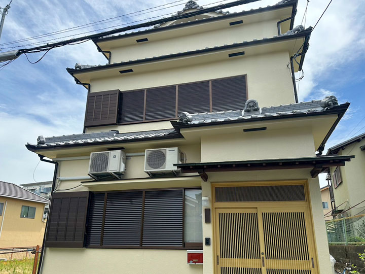 京田辺市田辺沓脱　Ｋ様邸 外壁をライトクリームで塗替え