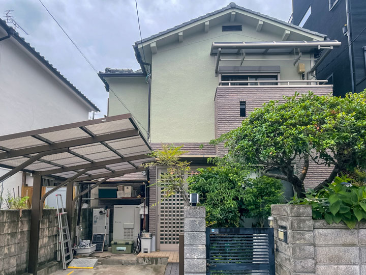 高槻市野田　Ａ様邸 施工後 外壁を花咲 -極- のオータムで塗替え。屋根はグリーンレイバー