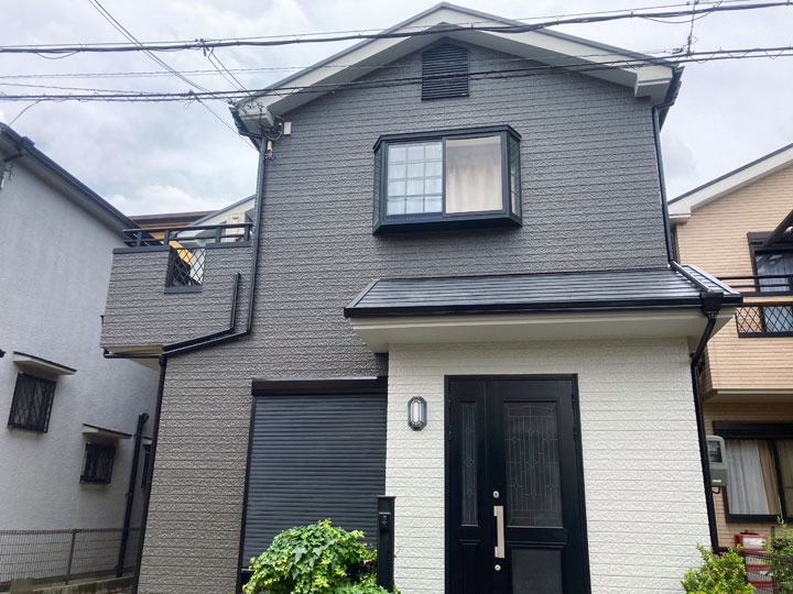 高槻市西町　Ｔ様邸 施工後 ウィザードコッパー主体の外壁にガルグレーがアクセント