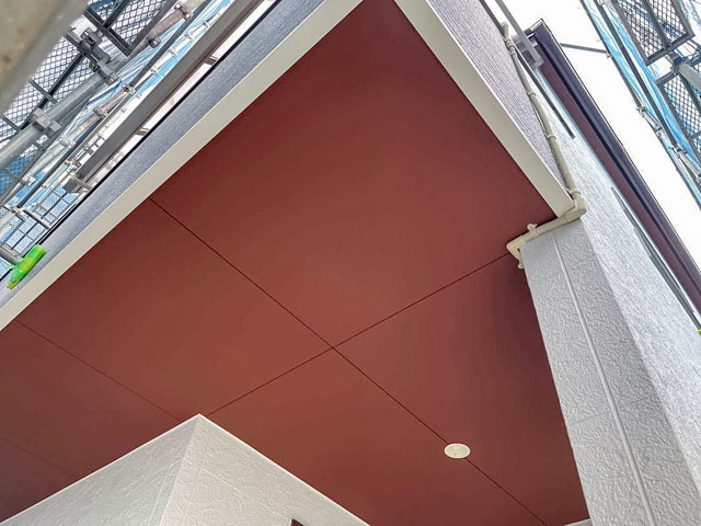 枚方市伊加賀西町　Ａ様邸 施工後　軒天をリーガルブラウンで塗替え