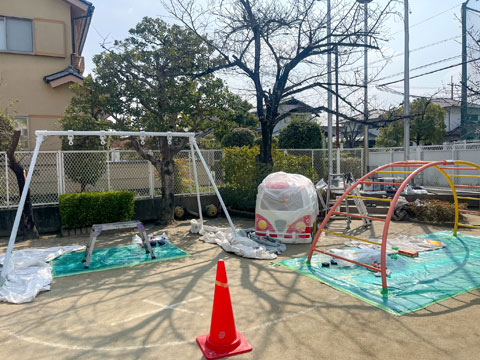 塗り替える前の遊具（2025年3月21日茨木市立りんでん幼稚園 遊具塗替え）