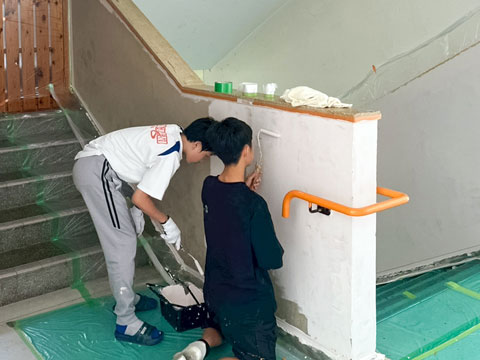 綺麗に塗替えられたパネル（2025年6月24日高槻市立第六中学校 職場体験）