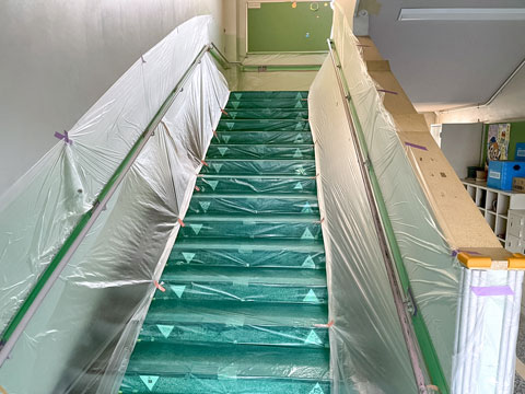 完璧な養生作業（2026年1月16日高槻市立丸橋小学校ボランティア塗装）