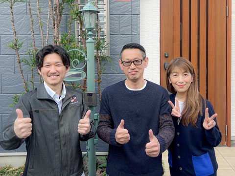 Ｏ様ご夫妻と弊社営業部廣瀬 施工後